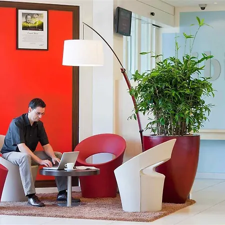 Ibis Messe Airport Hotel Zurich