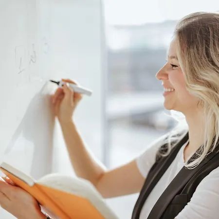 Otel Ibis Messe Airport 3*