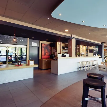 Hotel Ibis Messe Airport 3*