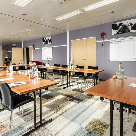 Hotel Ibis Messe Airport 3*