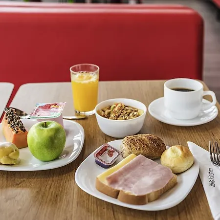 호텔 이비스 메세 에어포트 3*