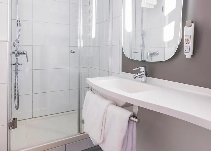 Отель Ibis Messe Airport Цюрих