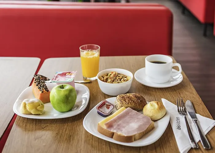 Hotel Ibis Messe Airport 3*